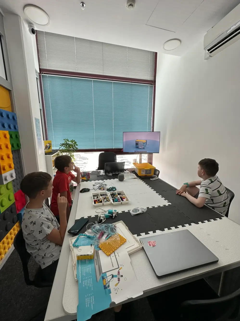 LEGO EDUCATION